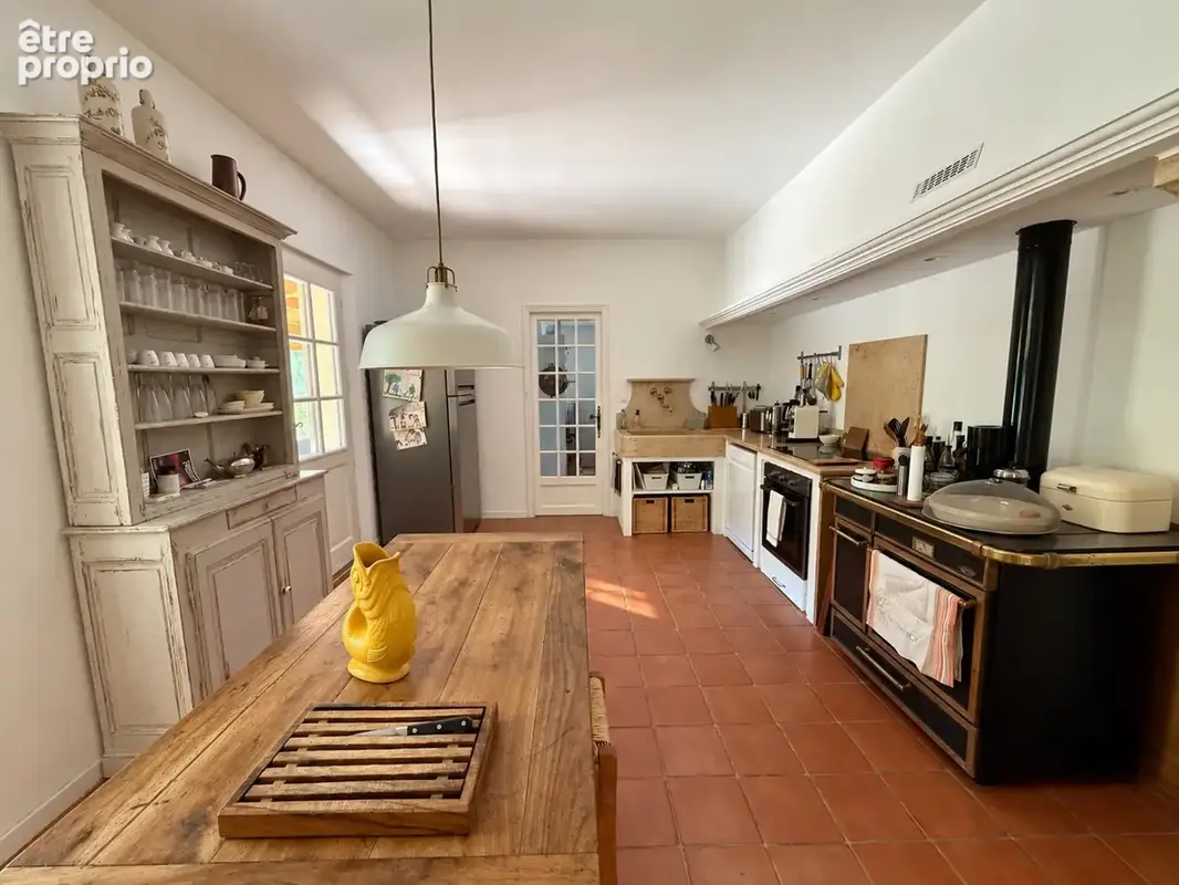ROGNES (13) Élégante propriété Provençale de 170 m2 avec piscine et garage terrain de 5220 m2 - photo 5
