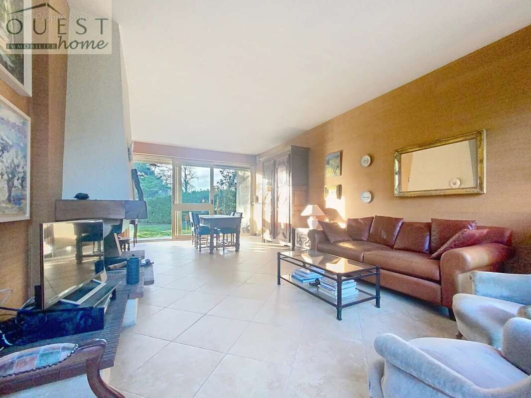 Maison à CHARBONNIERES-LES-BAINS