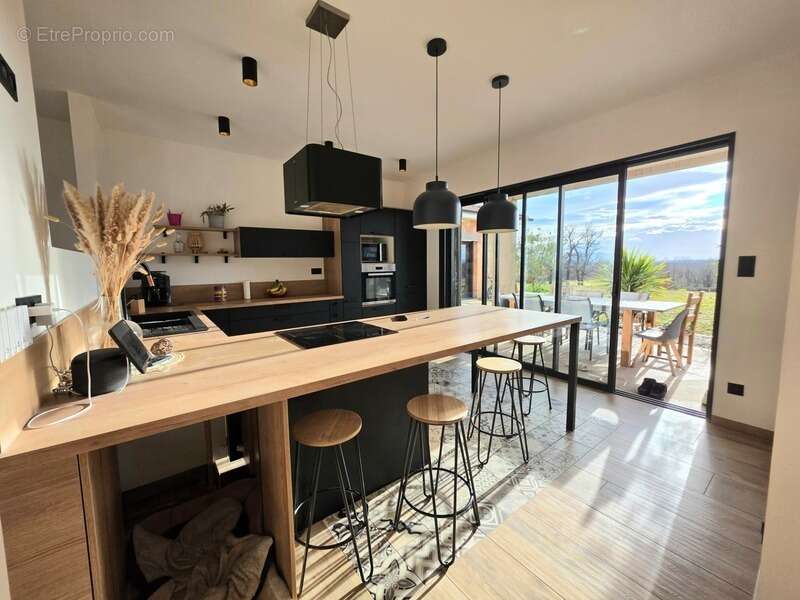 SALVIZINET, Maison plain-pied de 167 m² avec 991 m² de terrain - photo 3