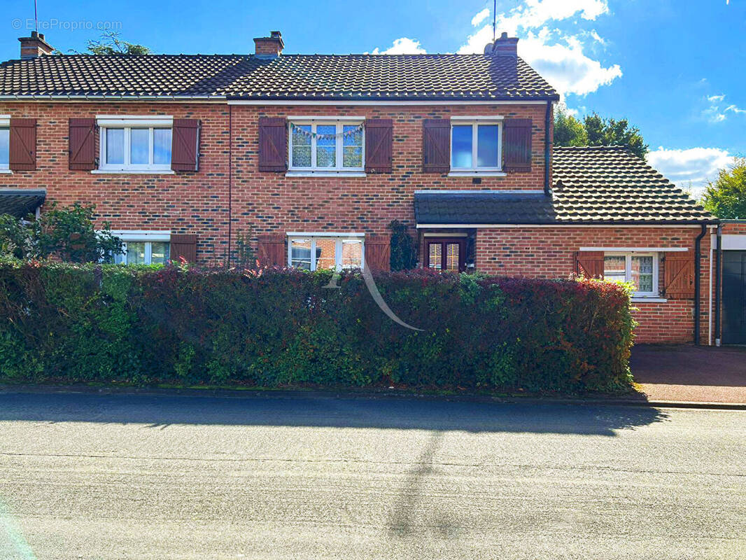 Maison à ROISSY-EN-BRIE