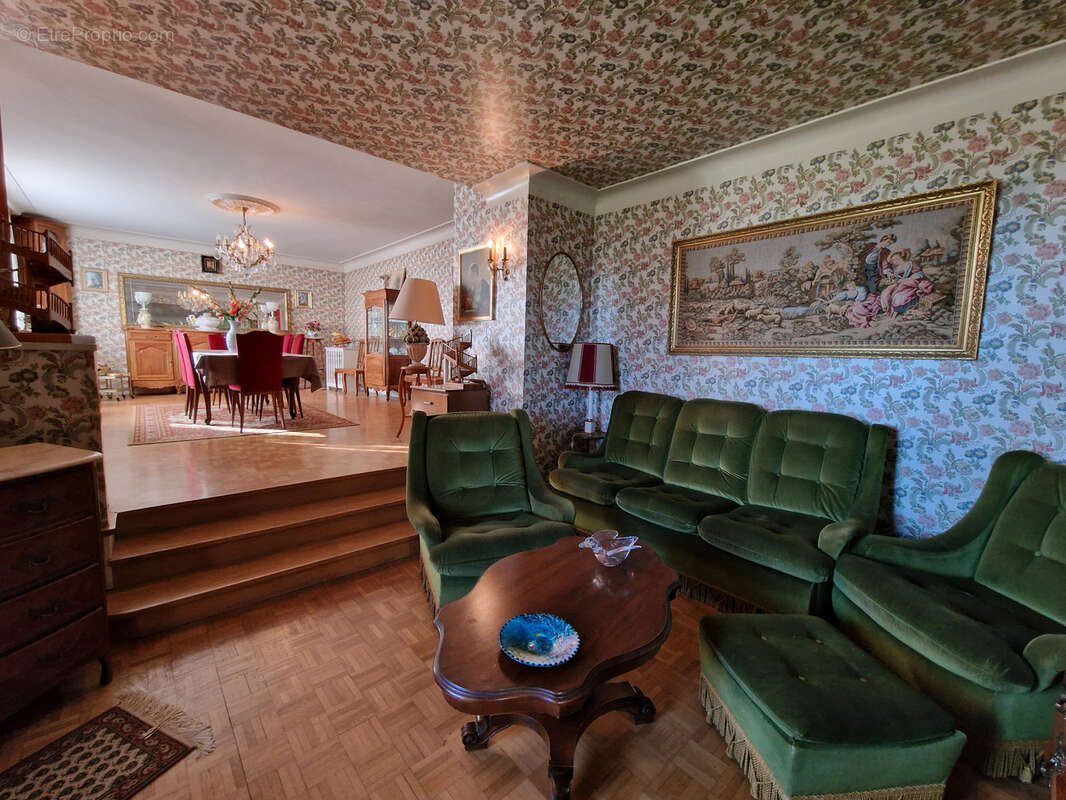 Maison à ALLASSAC