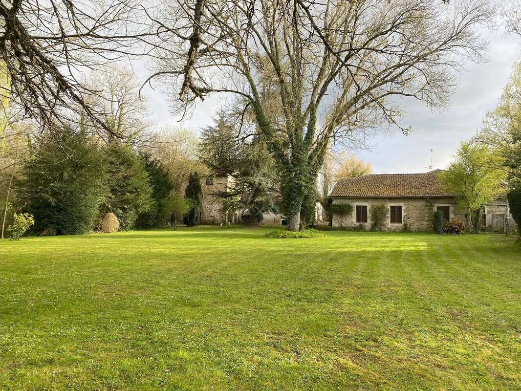 Le Moulin de la Roche propriété de Charme sur 1,5 hectares au coeur de la Haute-Marne - photo 10