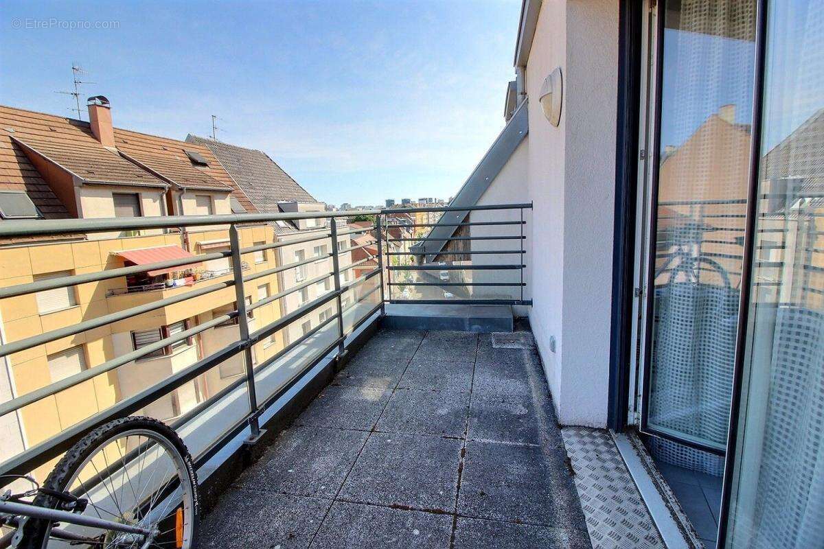 Rare à la vente – Superbe duplex avec terrasses en dernier étage 106m² au sol – Neudorf - photo 2
