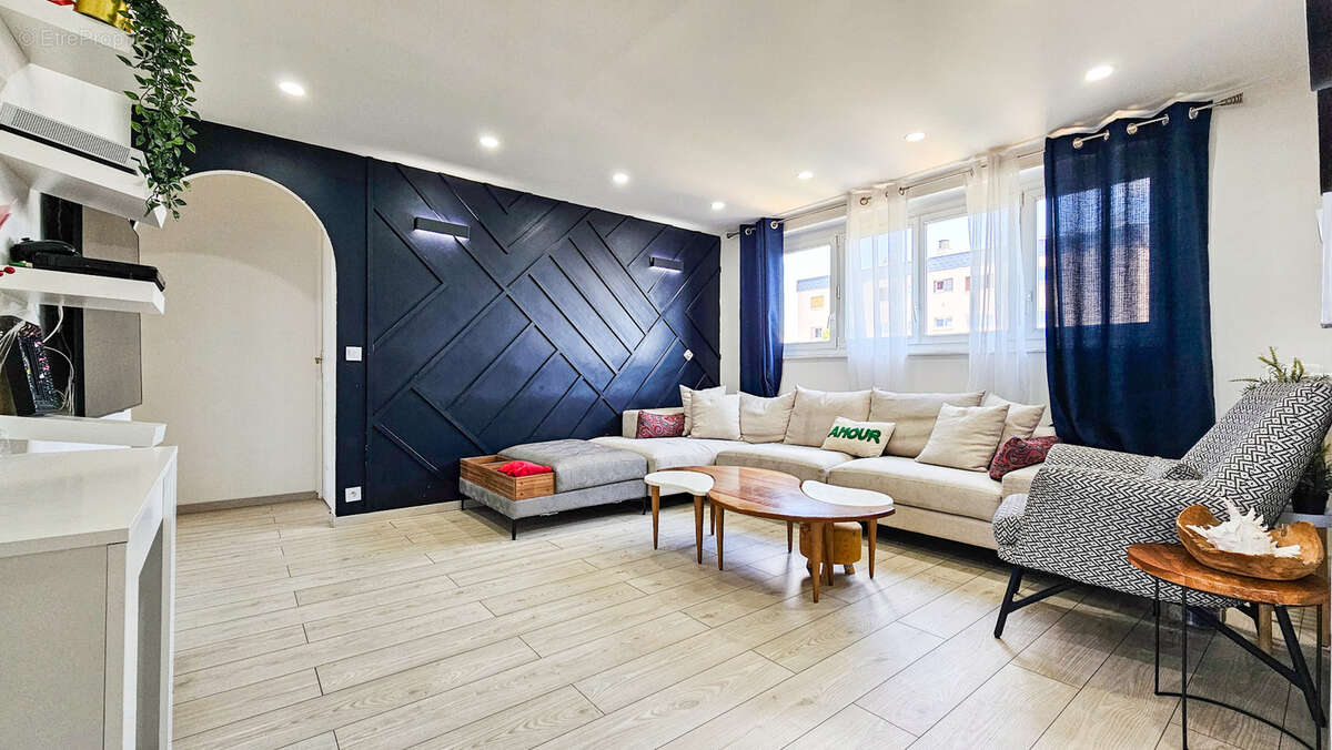 Appartement à SARTROUVILLE