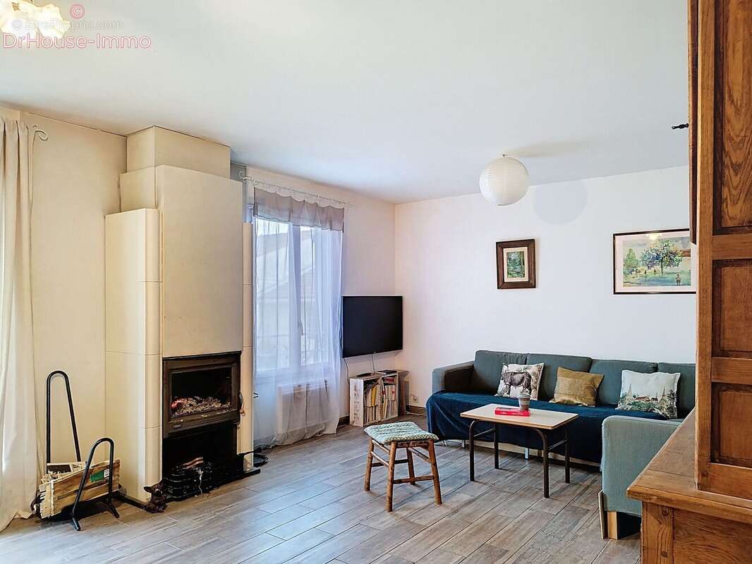 Maison 110 m² à Saint-Seurin-De-Cursac  - photo 13