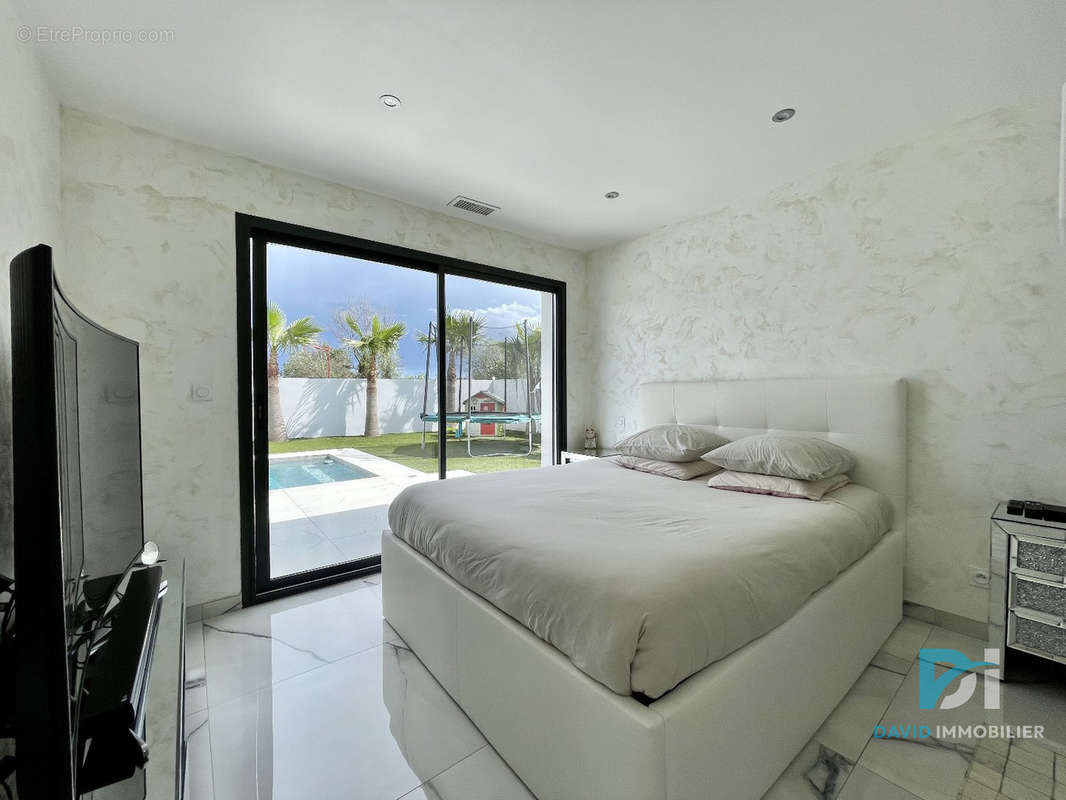 Maison à SAINT-THIBERY