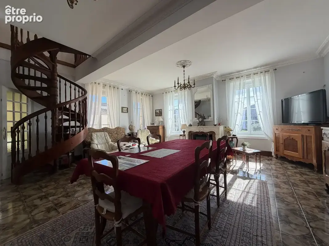 Maison 7 pièces 288 m² à vendre à Rochefort (17300) - photo 4