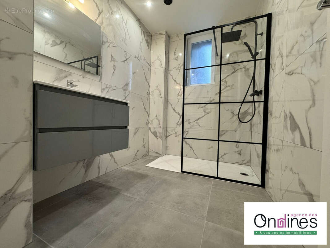 Salle d'eau - Appartement à HAGUENAU