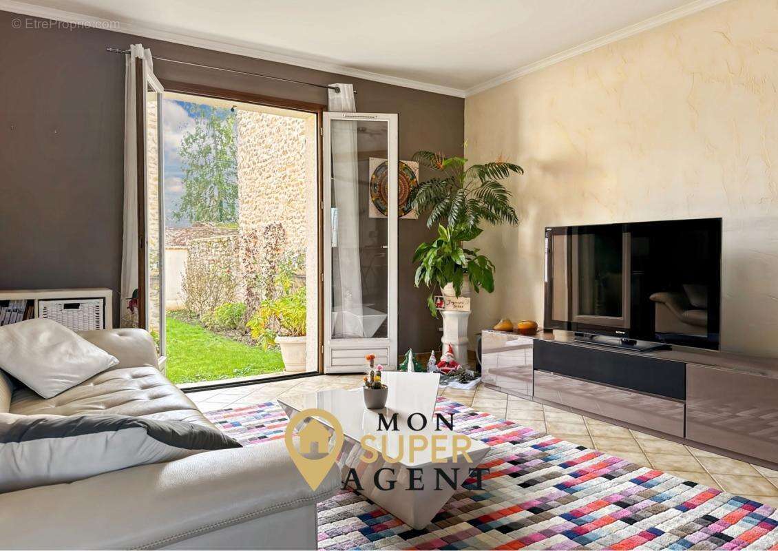 Maison à BLANDY