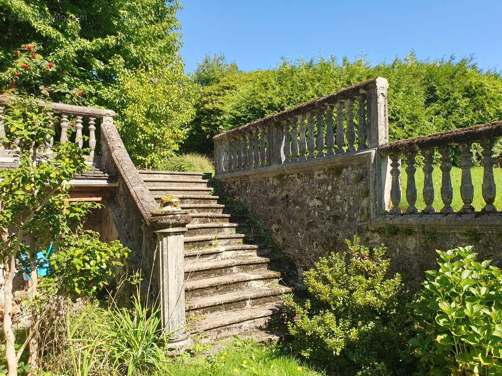 Maison à MARCILLAC-LA-CROISILLE