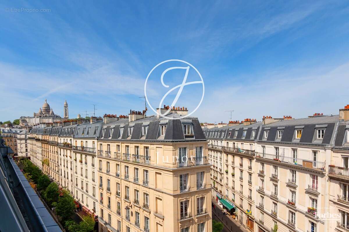 Appartement à PARIS-18E