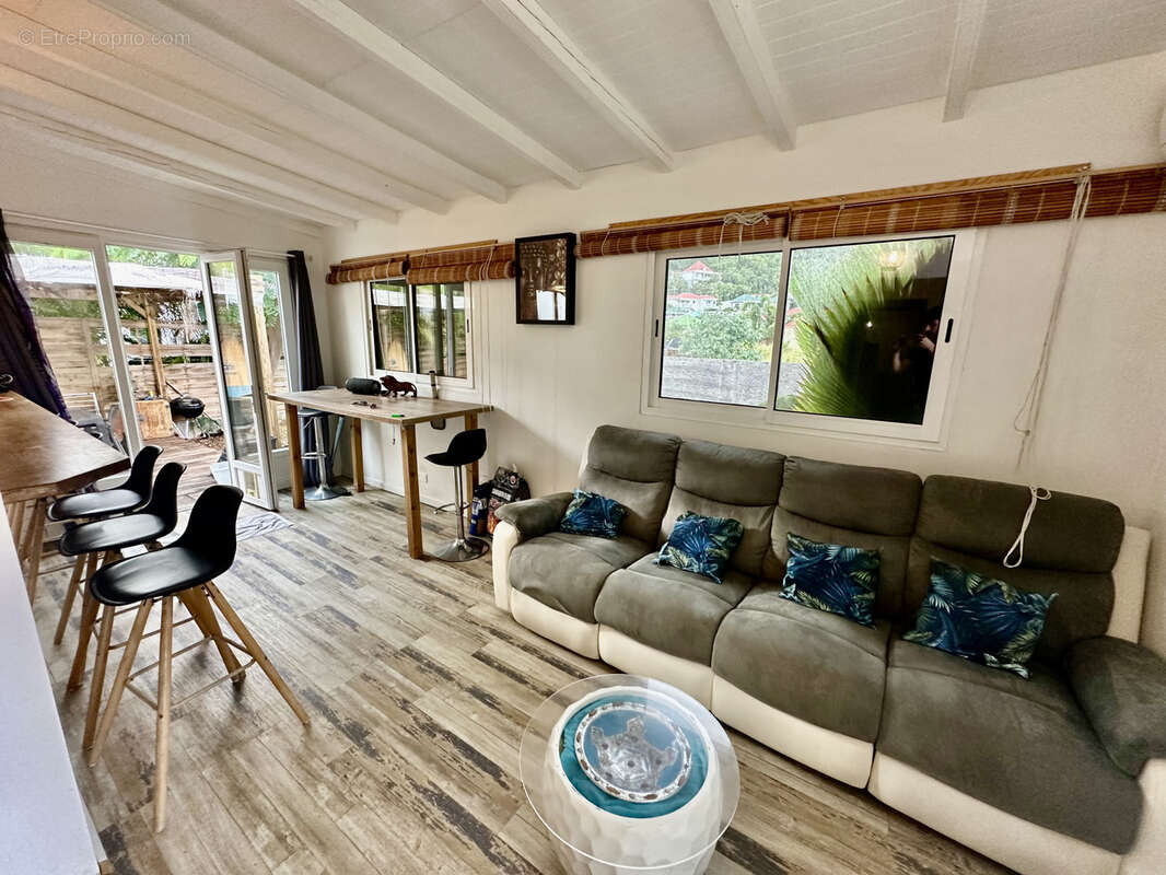 Maison à CAPESTERRE-BELLE-EAU