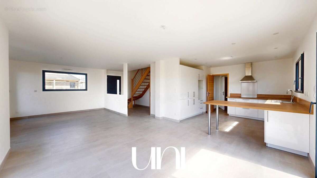 Maison 125 m² à Evrecy  - photo 3