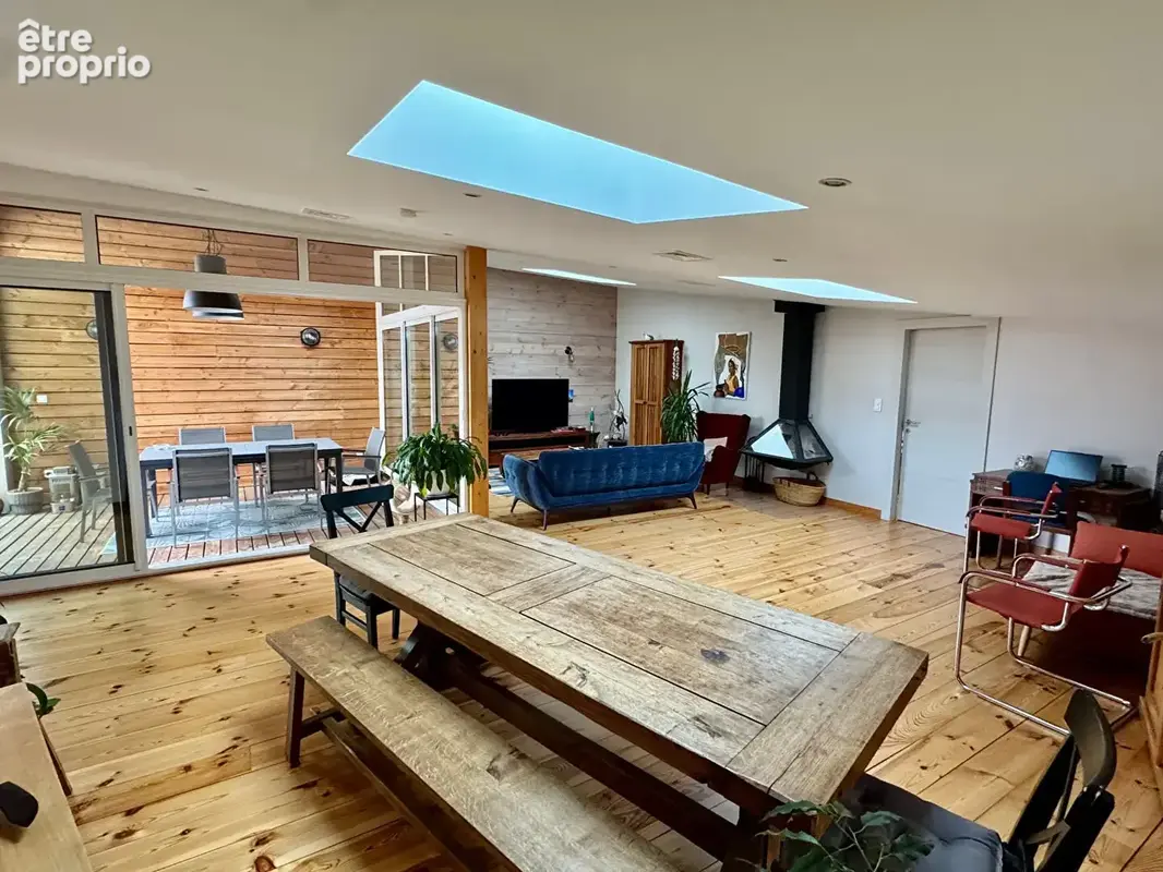 CEYRAT BOISSEJOUR / Ensemble immobilier de plus de 200 M2 - Atypique et Fonctionnel ! - photo 6