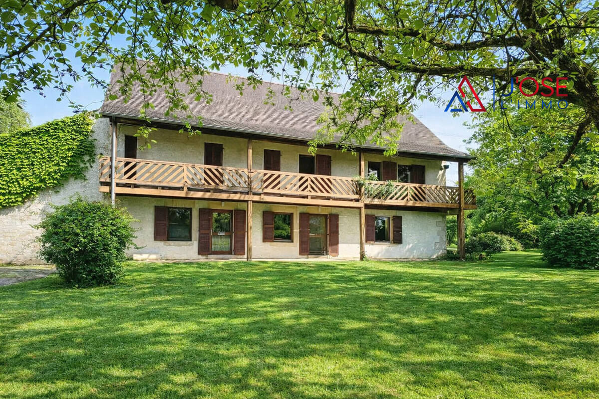 Maison familiale et jardin - Maison à CRISSEY