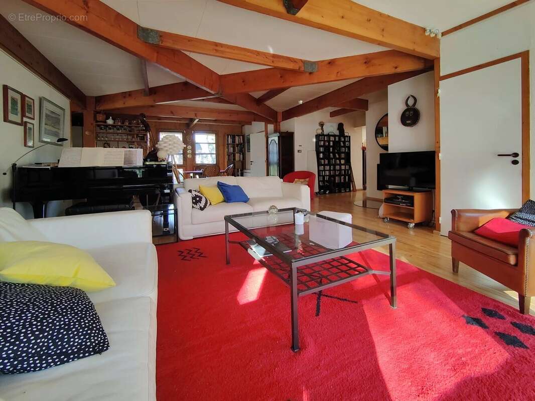 Maison à CABANAC-ET-VILLAGRAINS