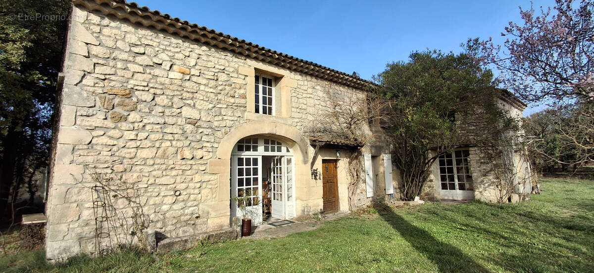 Maison à LA BAUME-DE-TRANSIT