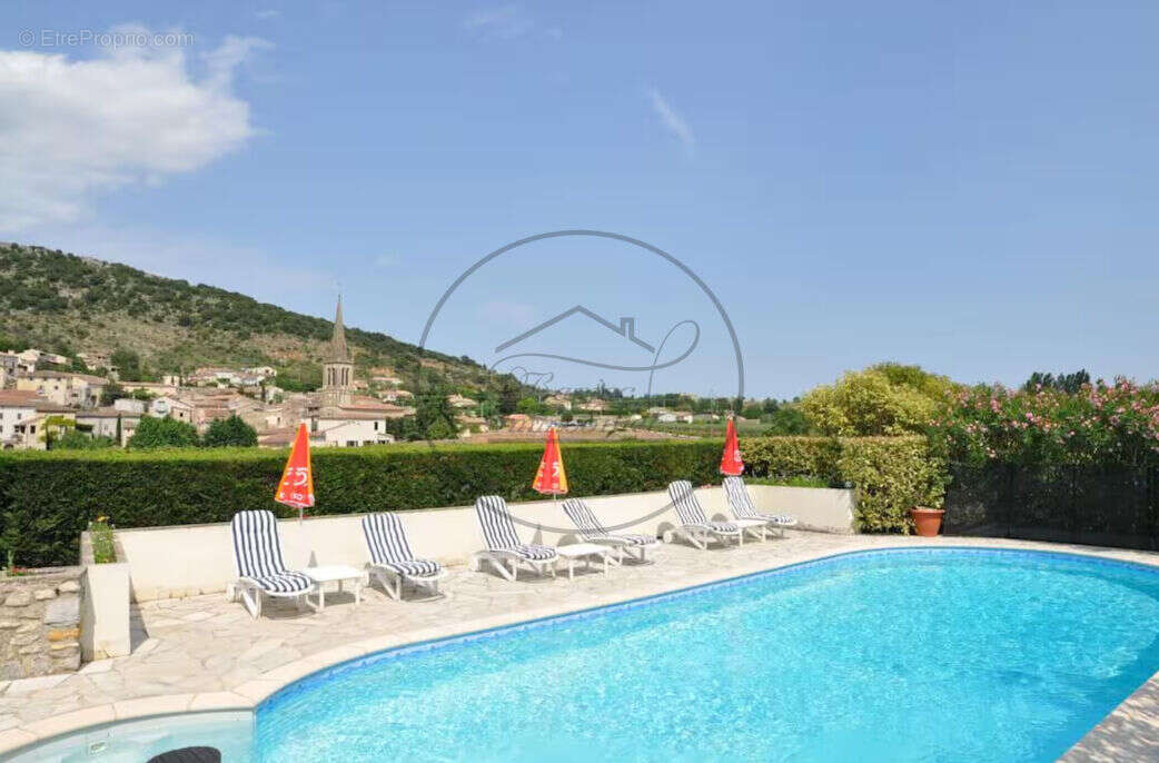 Maison à SAINT-SAUVEUR-DE-CRUZIERES