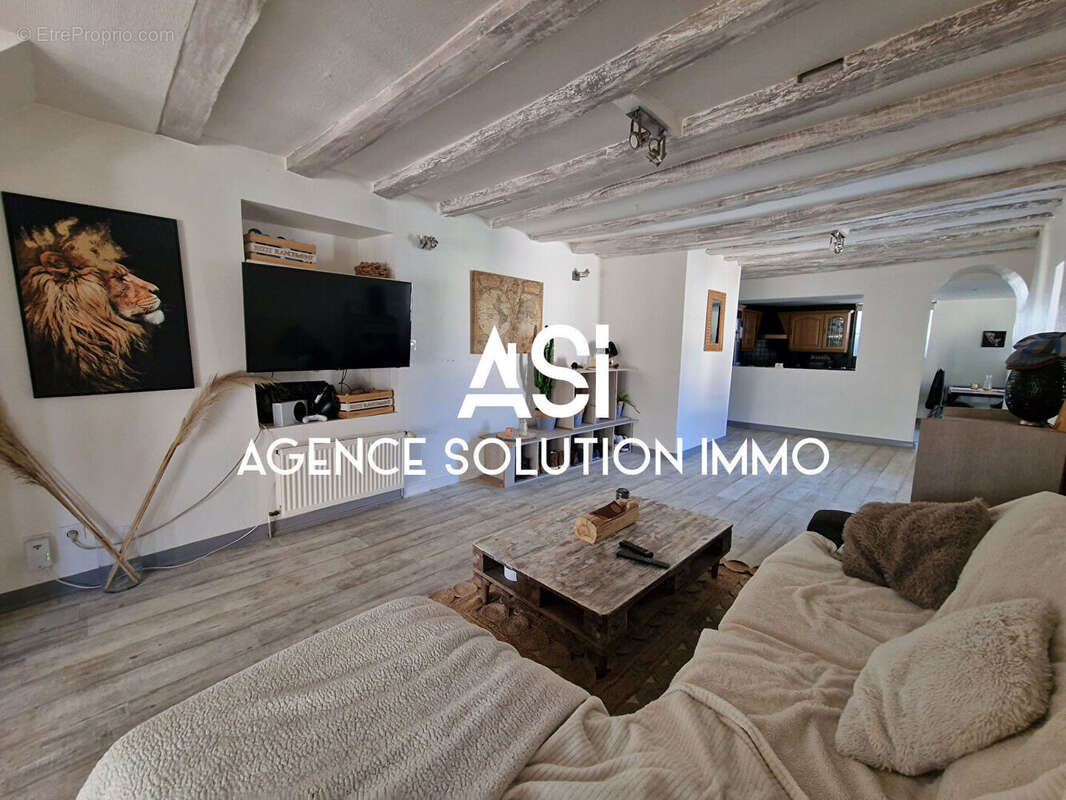 Ensemble Immobilier Maison principale + studio et grands garage - 600m² de terrain - photo 3