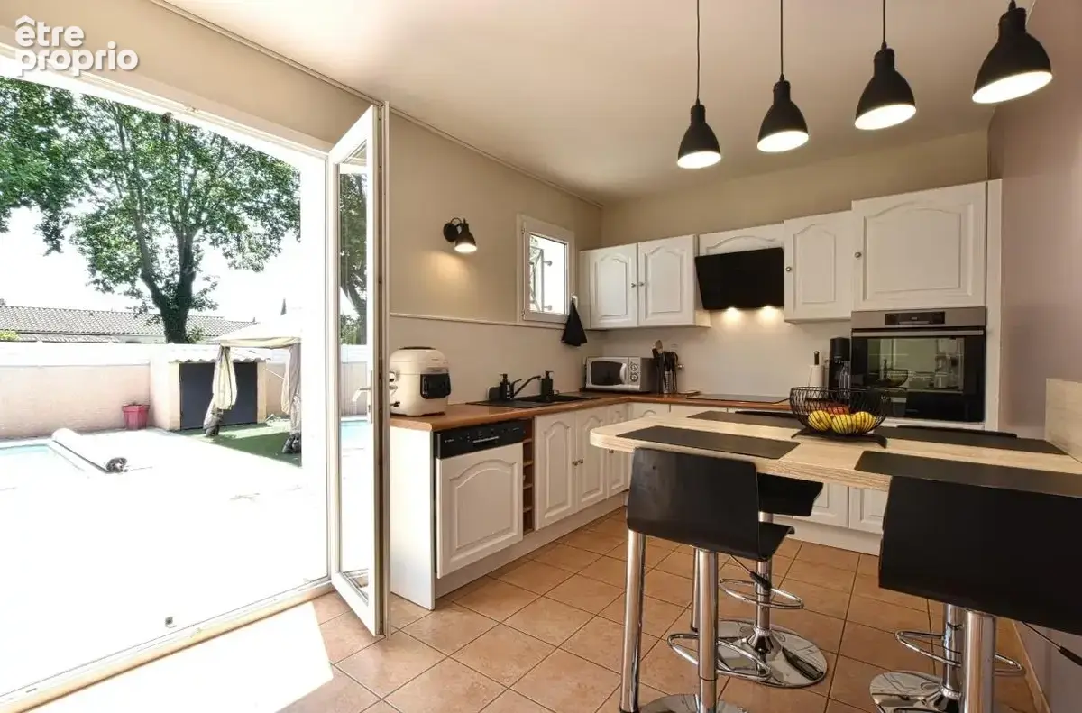 Villa familiale avec piscine et garage - photo 4