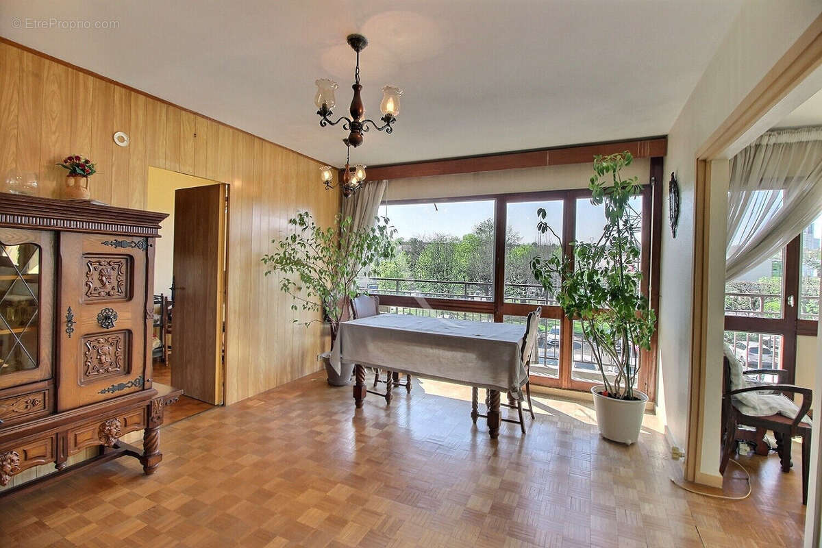 Appartement à THIAIS