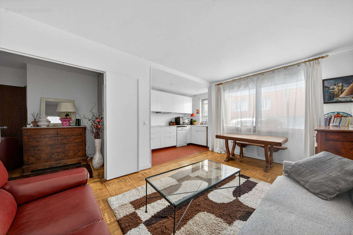 Appartement à PARIS-20E