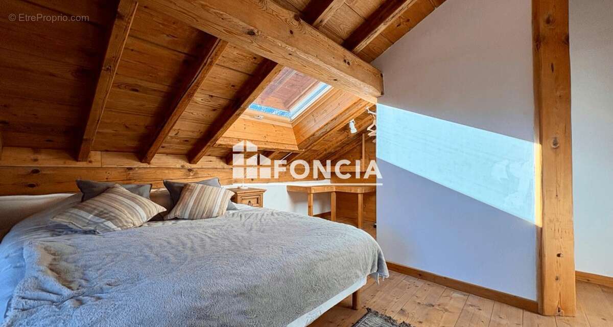 Maison à LES ALLUES