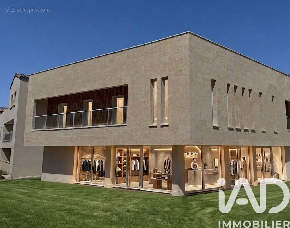 Photo 2 - Commerce à RODILHAN