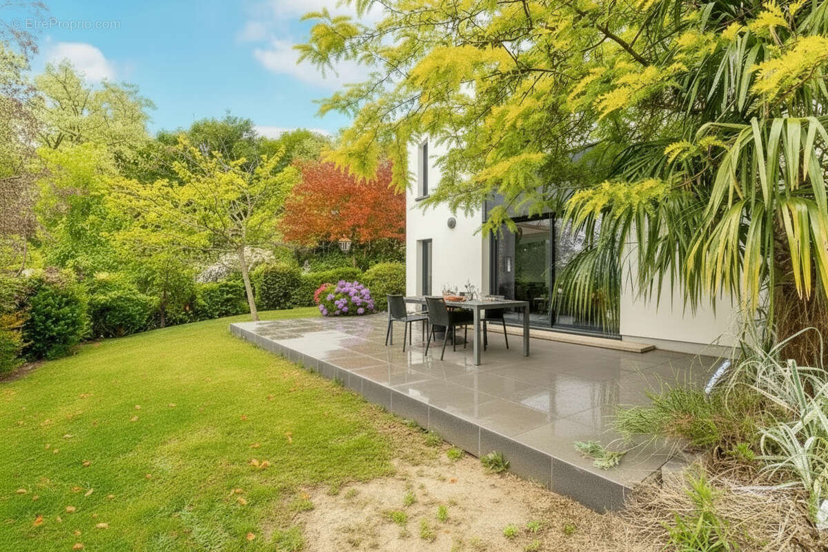 Maison à VERRIERES-LE-BUISSON