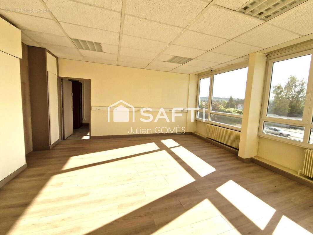 Commerce 2000 m² à Trilport  - photo 4