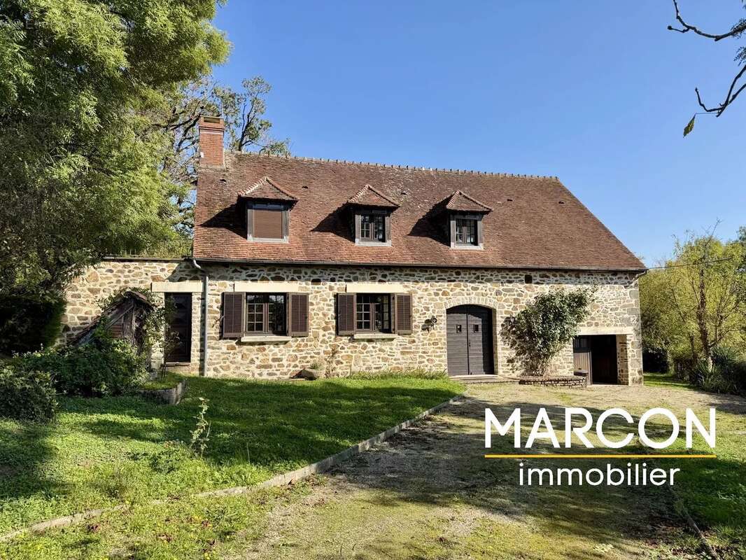 Maison à LA CELLE-DUNOISE