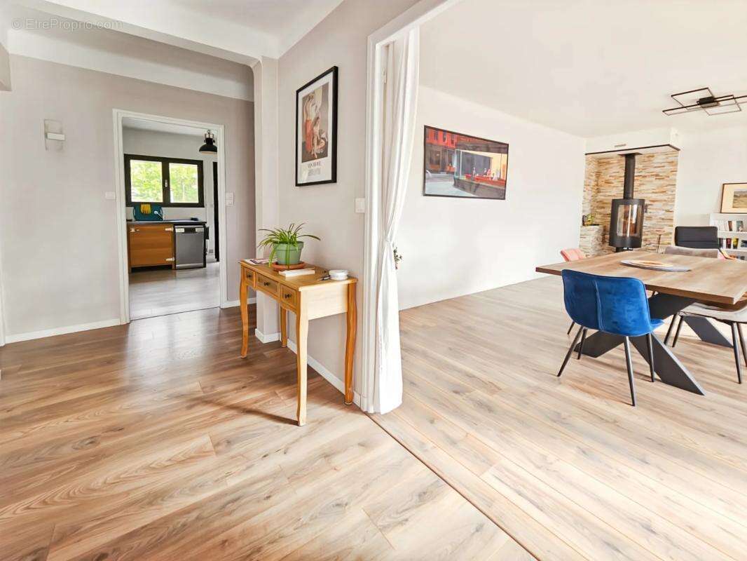 Maison à NISSAN-LEZ-ENSERUNE