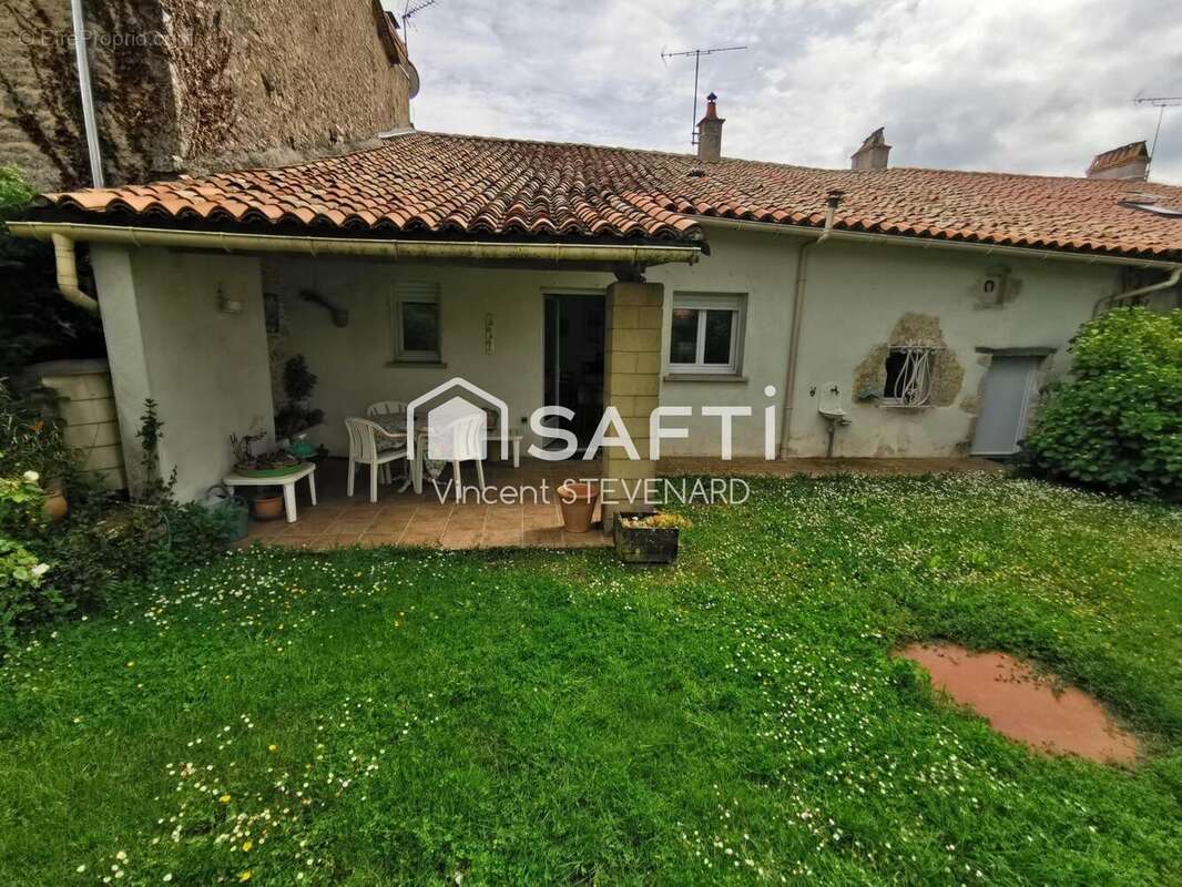 Photo 2 - Maison à LIMALONGES