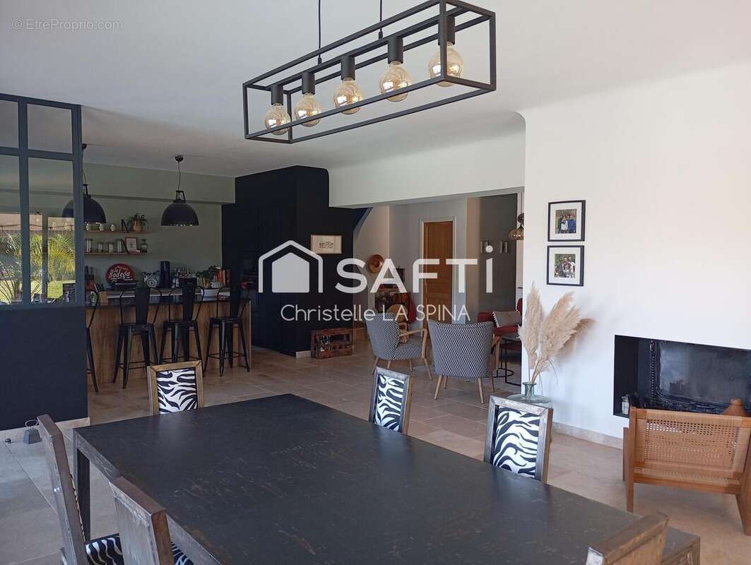 Photo 4 - Maison à COLLIAS