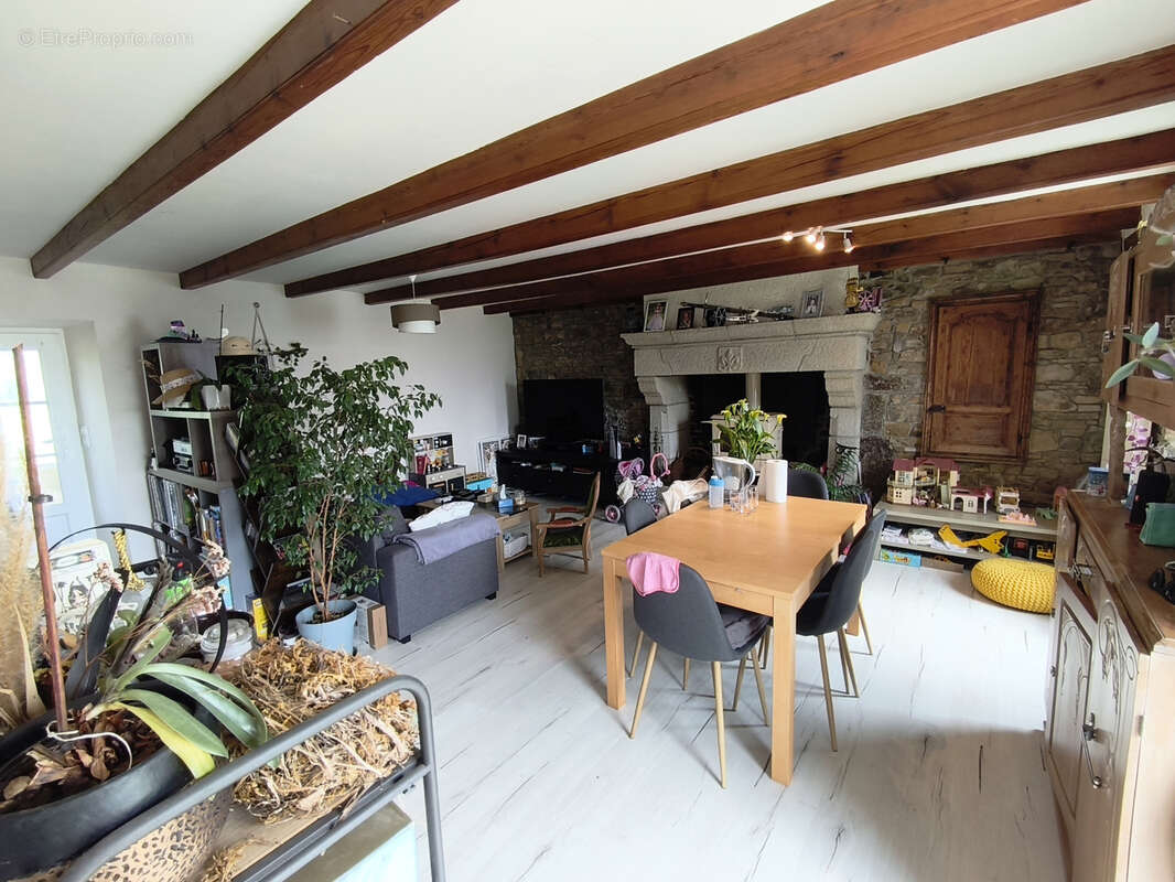 Maison à SAINT-DENIS-LE-GAST