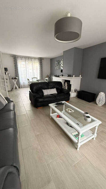 Maison à SAVIGNY-LE-TEMPLE