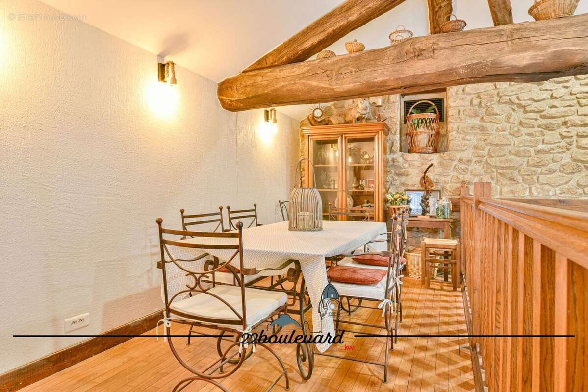 Maison à BONNAC-LA-COTE