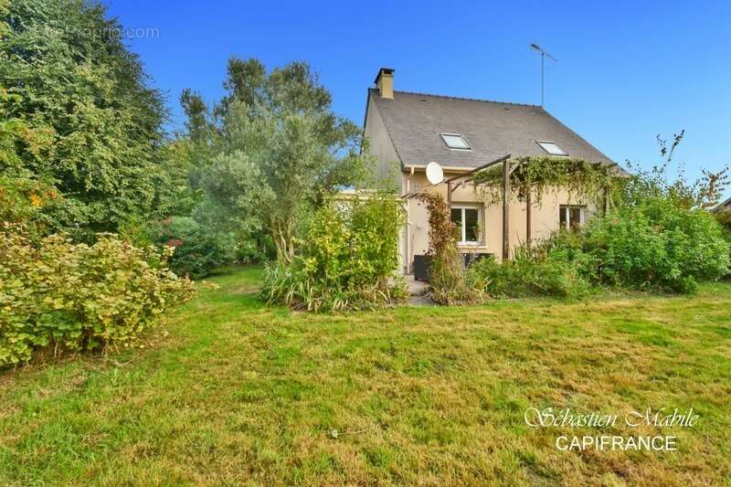 Maison à ROZ-SUR-COUESNON