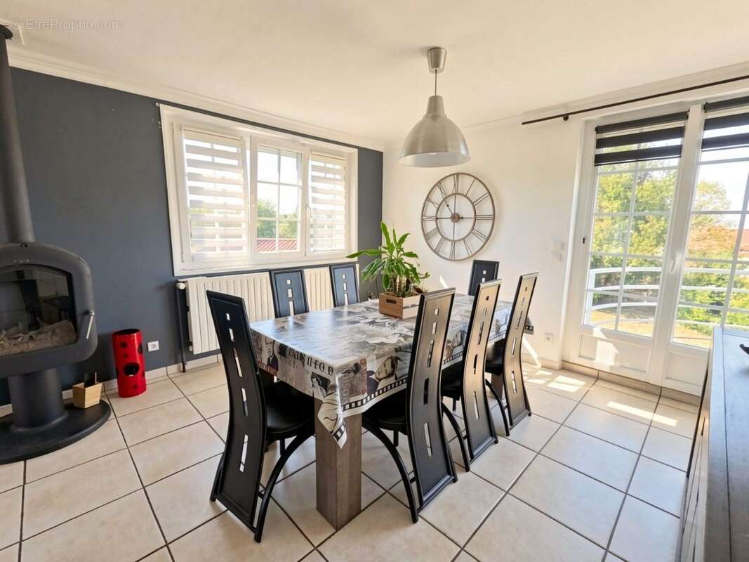 Maison 164 m² à Andrezieux-Boutheon  - photo 5
