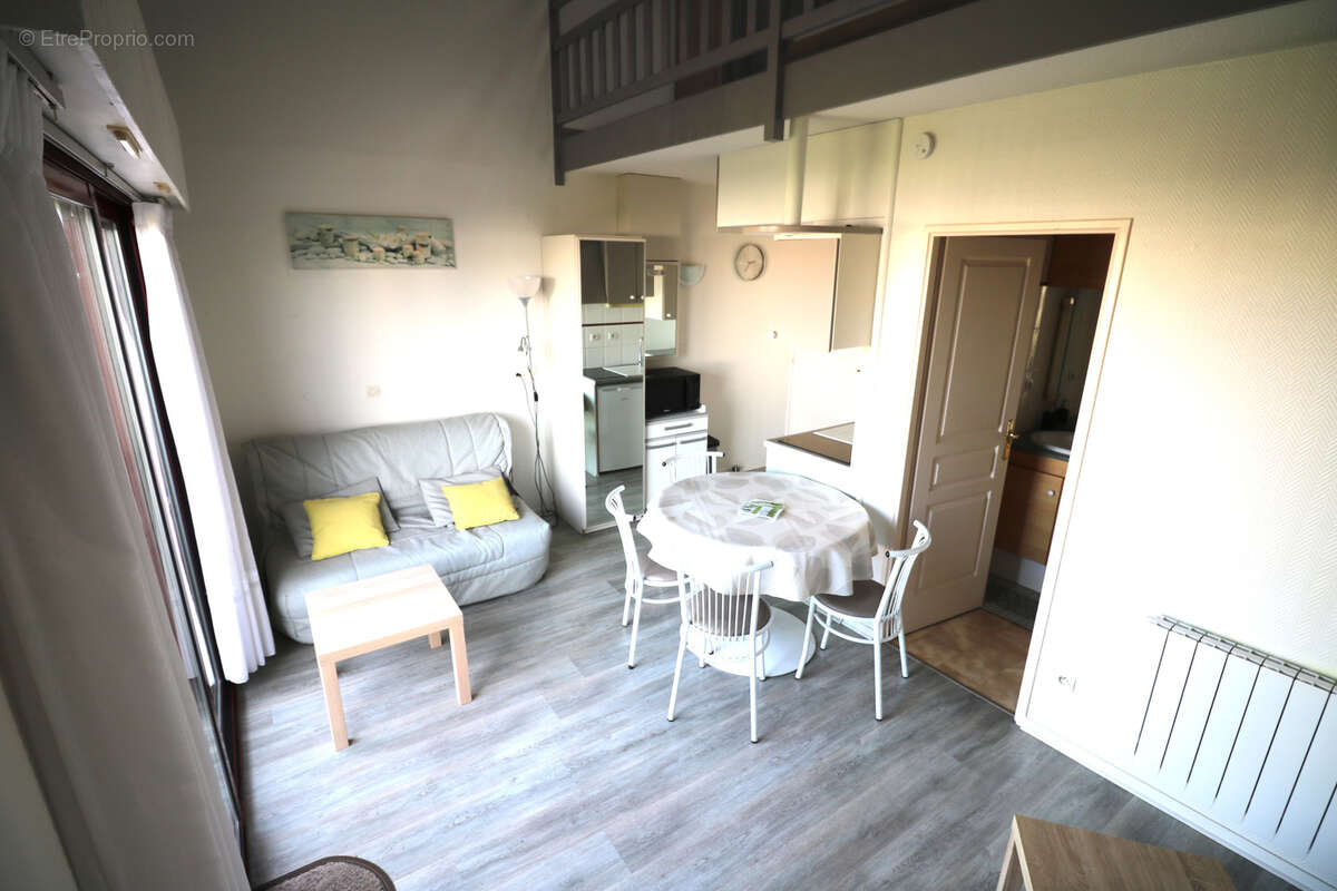 Appartement T1bis en duplex avec parking en sous-sol - Actuellement loué - photo 2
