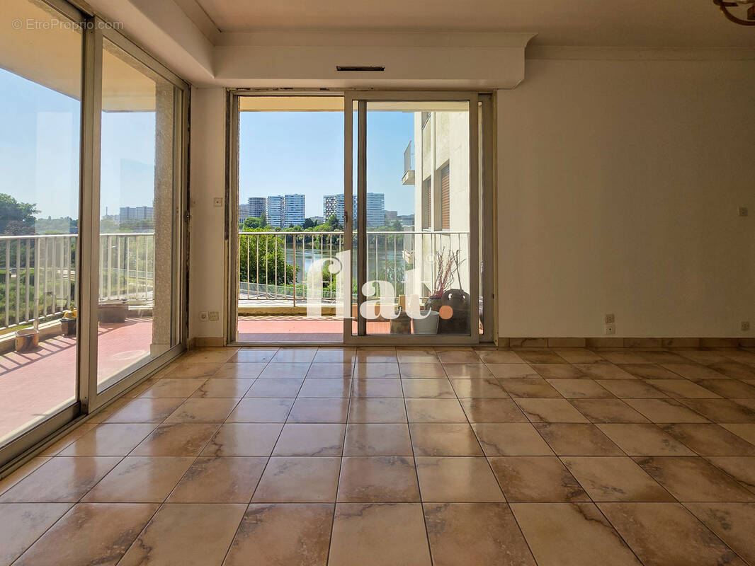 Appartement à SAINT-SEBASTIEN-SUR-LOIRE