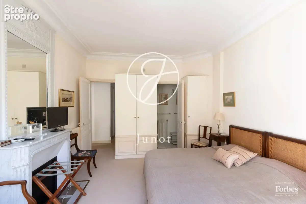 Paris 16e - AUTEUIL / MONTMORENCY - Appartement de réception et familial - 5 pièces - 152,63m² Carrez - 3 chambres - photo 12