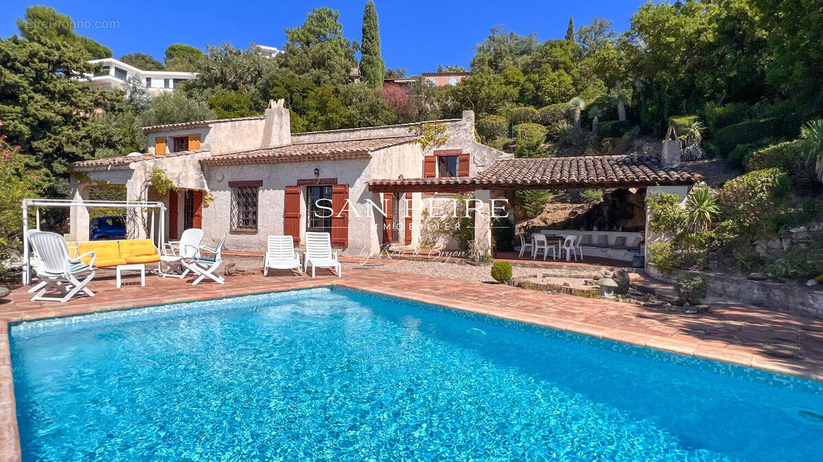 Maison à LES ISSAMBRES