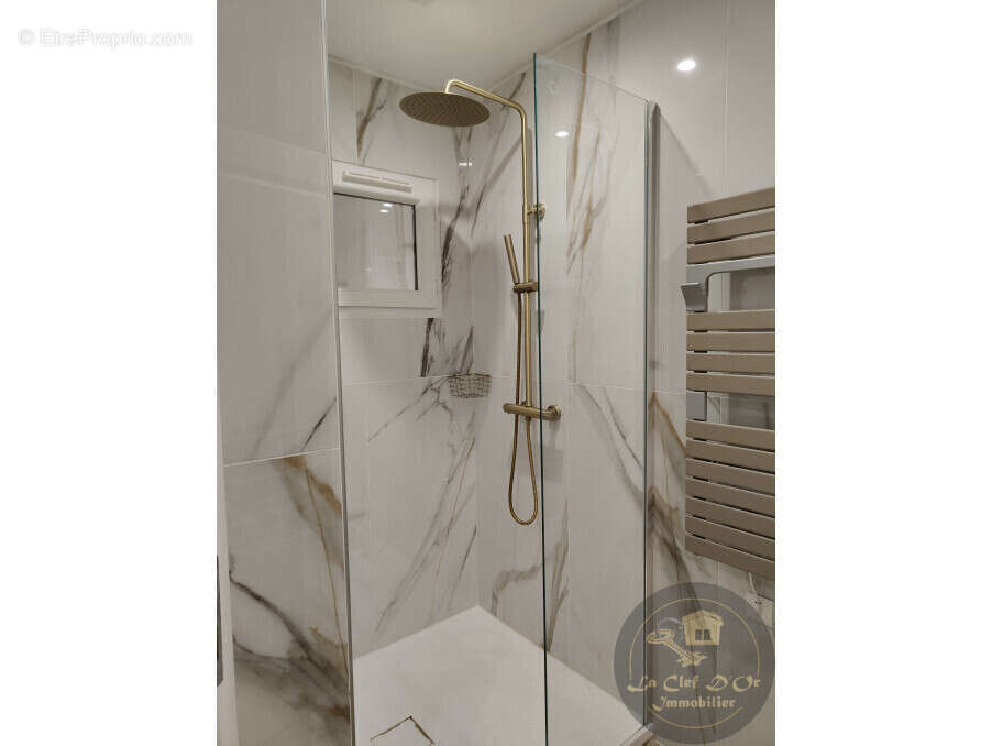 Maison à PLAN-DE-LA-TOUR