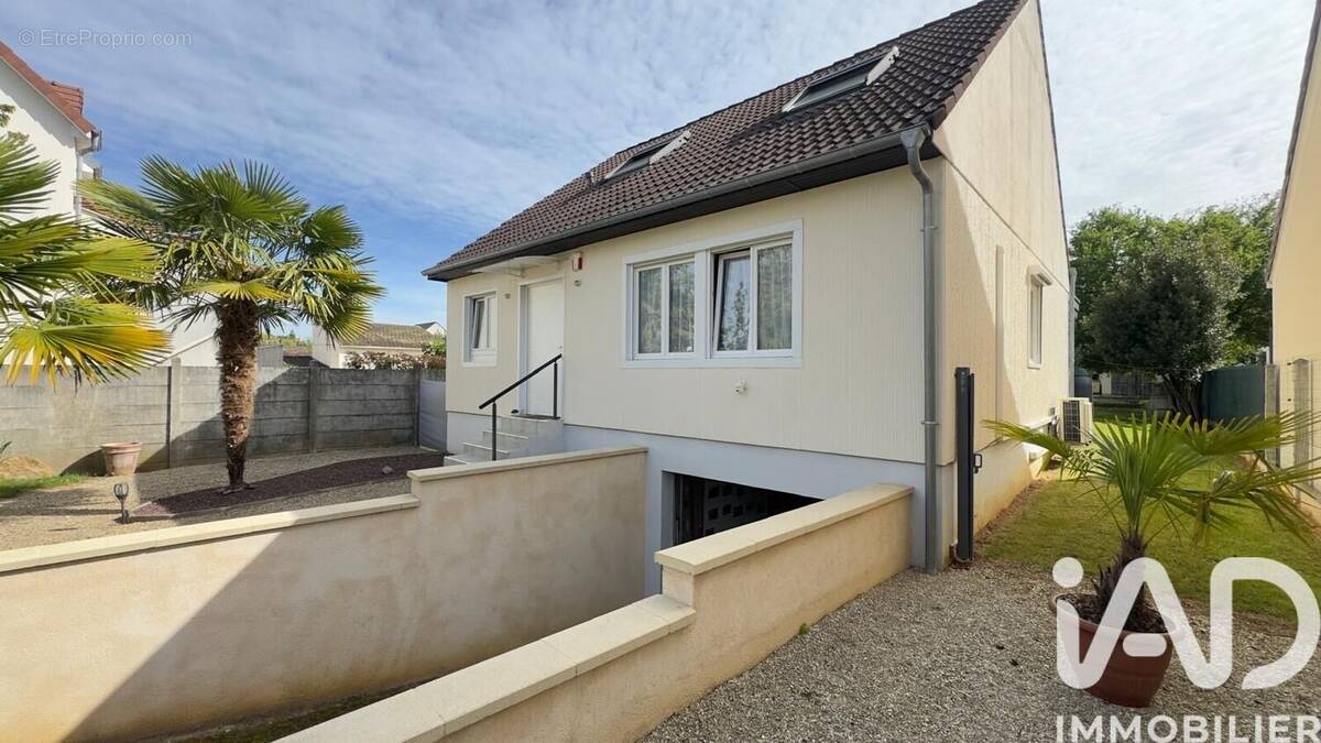 Photo 1 - Maison à SAINT-FARGEAU-PONTHIERRY