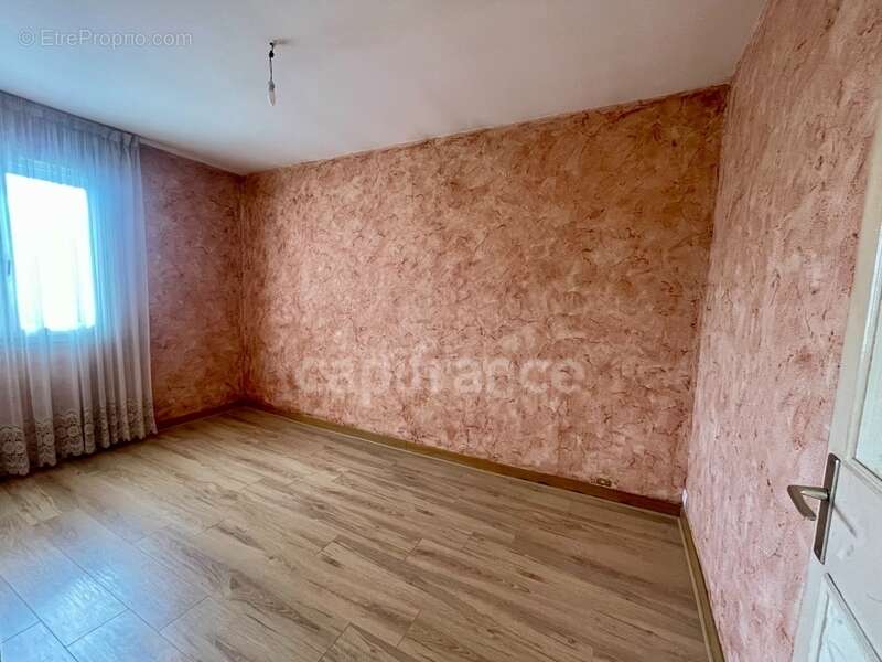 Maison à SAINT-LEU-D&#039;ESSERENT