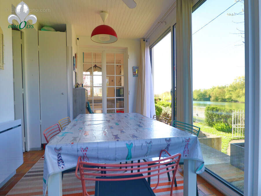 Maison à LECHATELET