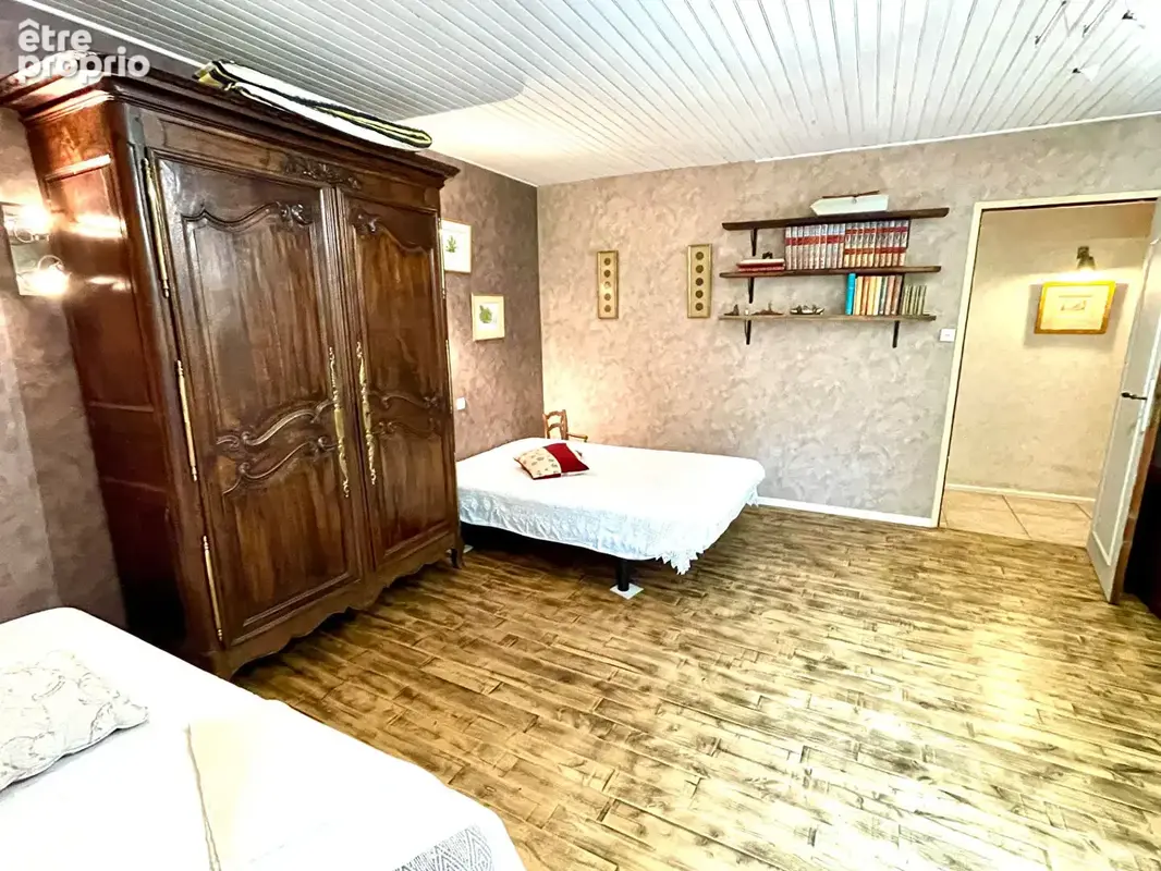 Belle maison en brasier avec dépendances. - photo 14