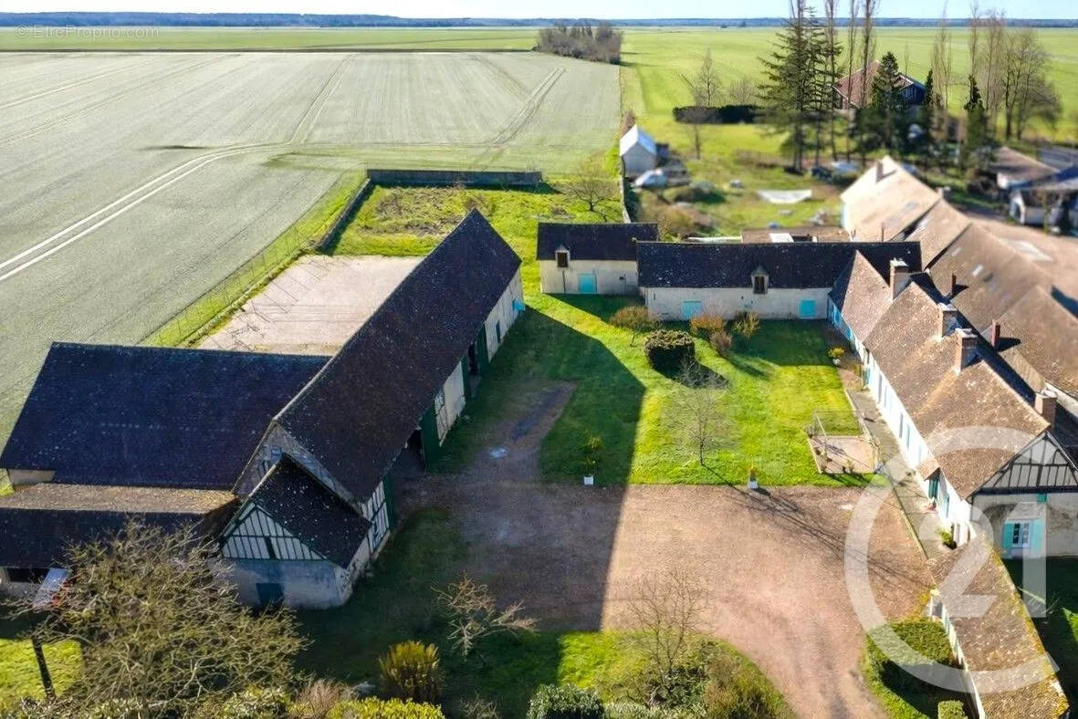 Maison à CHAMPIGNY-LA-FUTELAYE