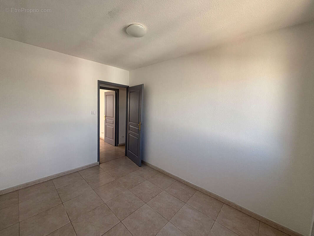 Appartement à SAINT-MAXIMIN-LA-SAINTE-BAUME